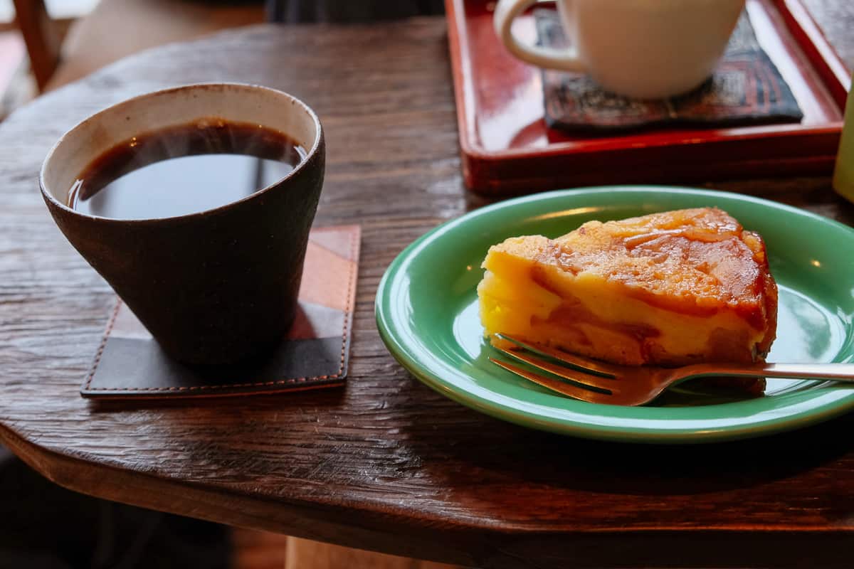 Coffee and dessert at Mametake in Oita.