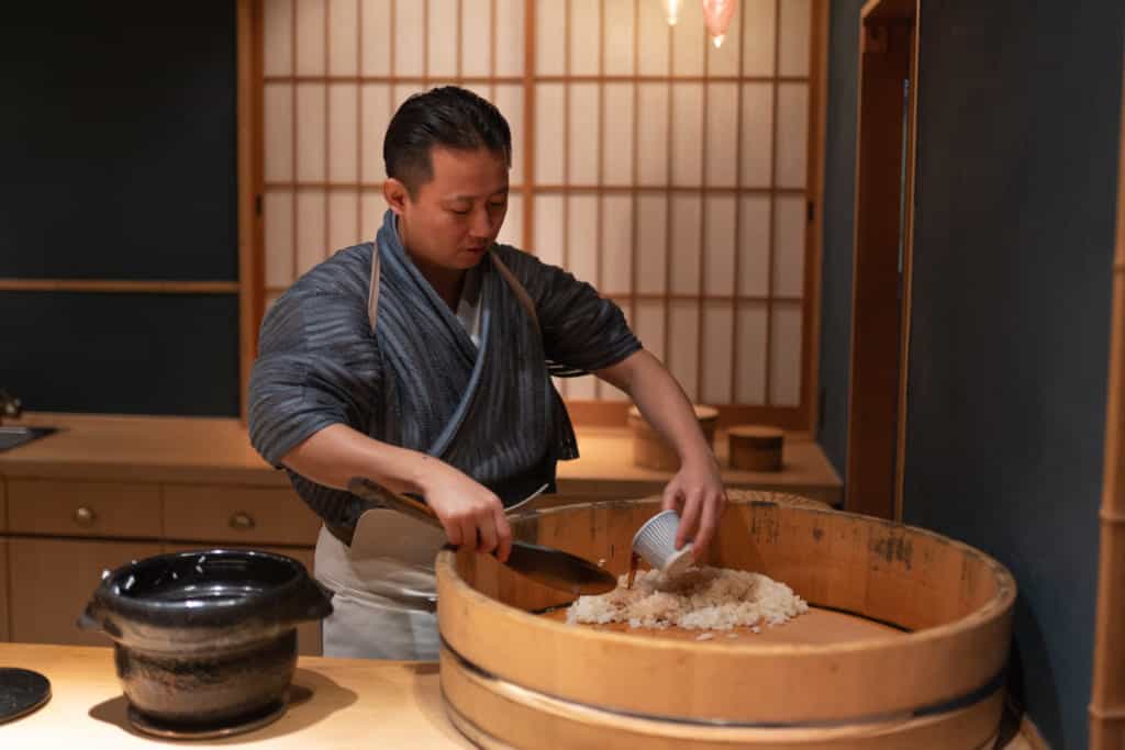 Chef Gyoten makes sushi rice in Sushi Gyoten in Fukuoka City.