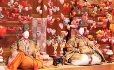 Close up on a pair of Hina Dolls representing the Japanese imperial couple