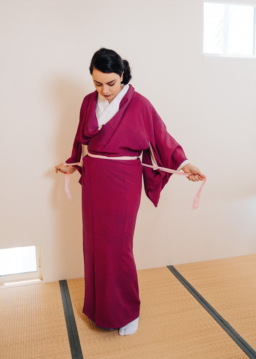 How to Wear a Kimono With StepbyStep Pictures and Video