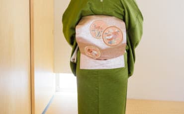 Back view of Nagoya obi with the taiko bow