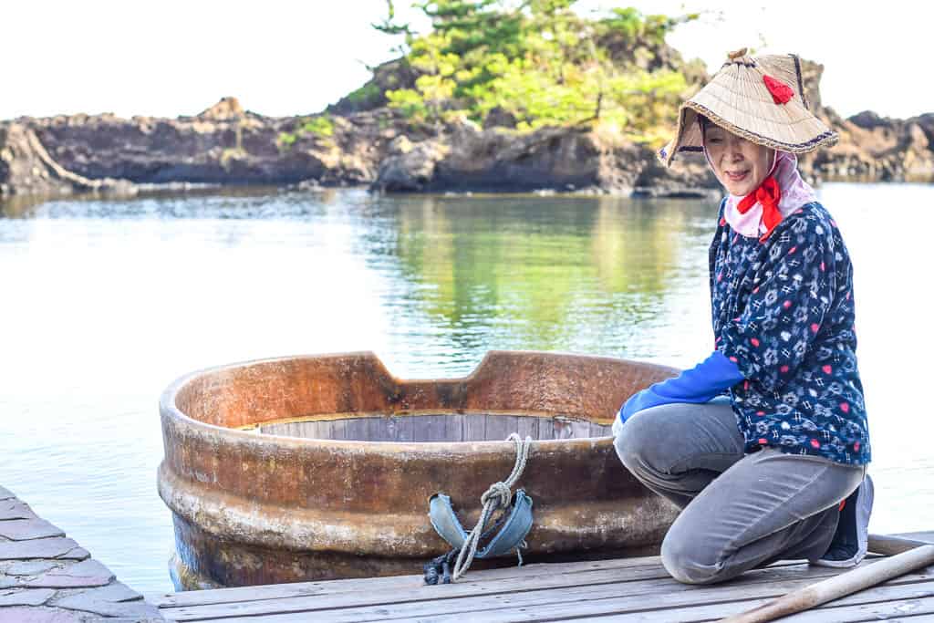 Tarai boat experience on Sado Island
