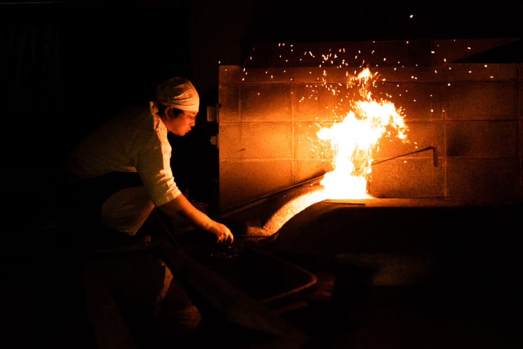 japanese swordsmith making a sword in kyoto