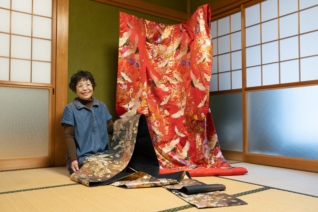 Mrs. Ogura shows an antique kinono