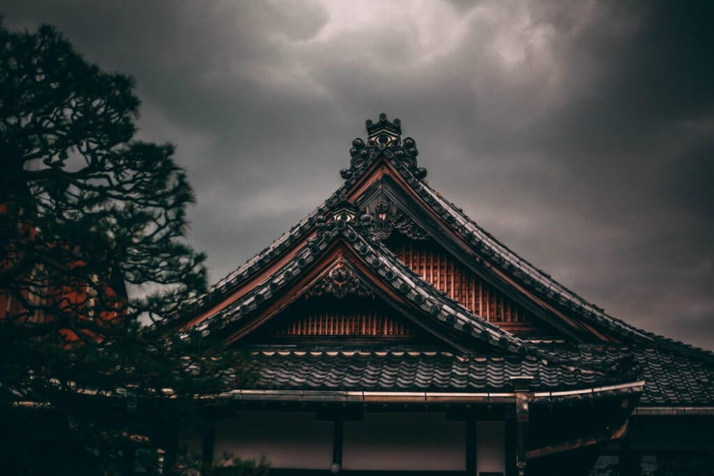 The details and symmetries of a temple roof