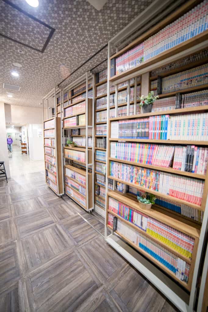 In a manga café you will be able to choose many manga