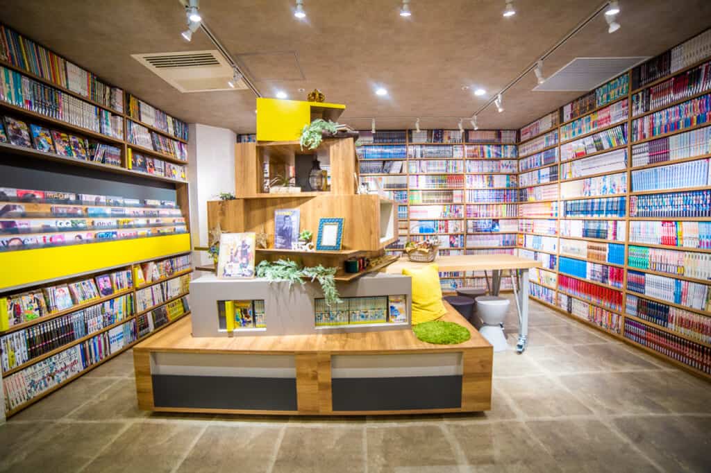 public area of a manga cafe