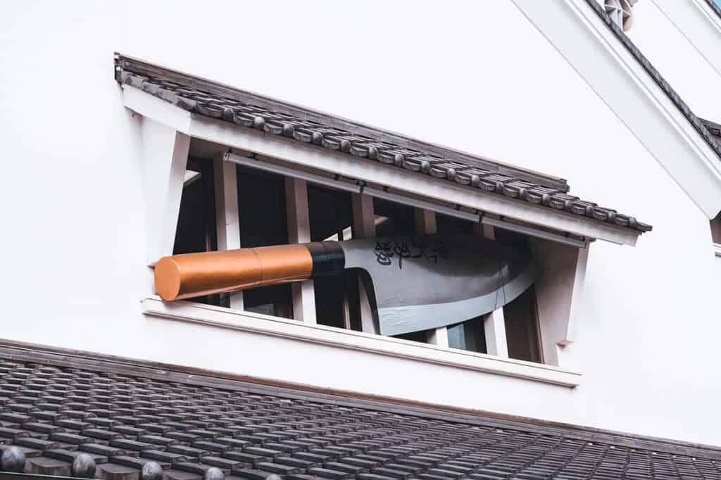 Giant knife on the Sakai Knife Museum in Japan