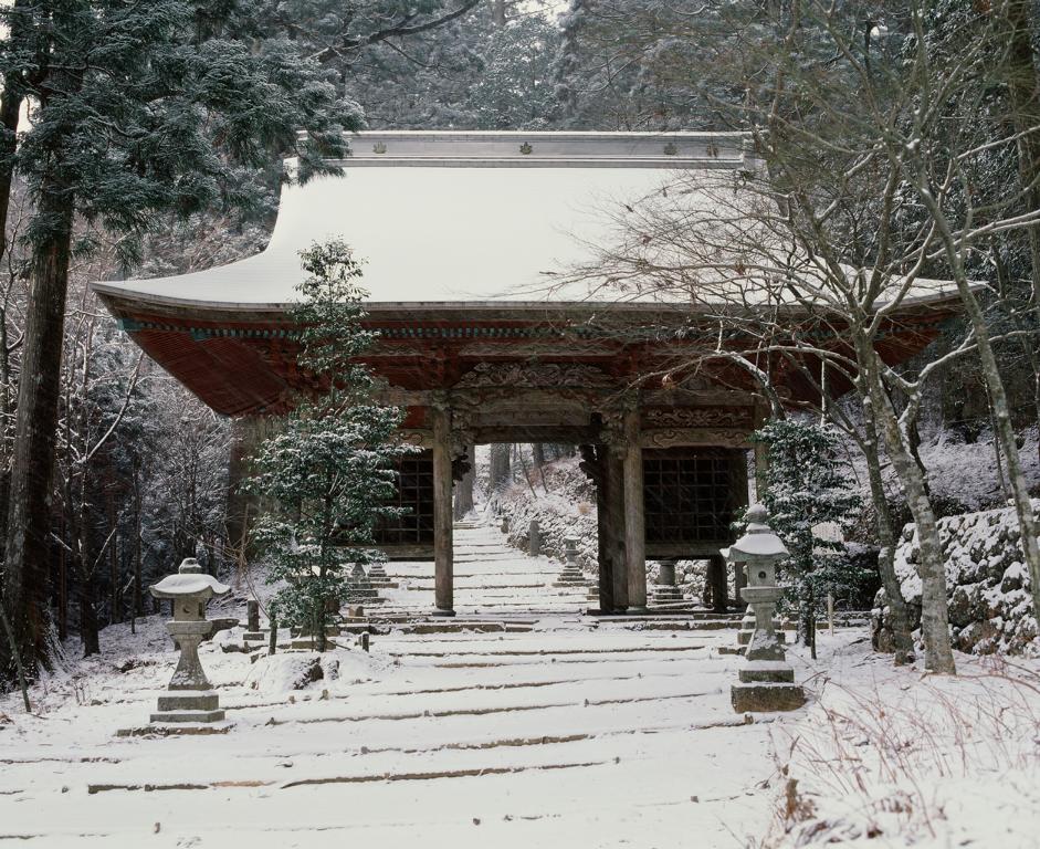 original shrine gate at akihasan jinja