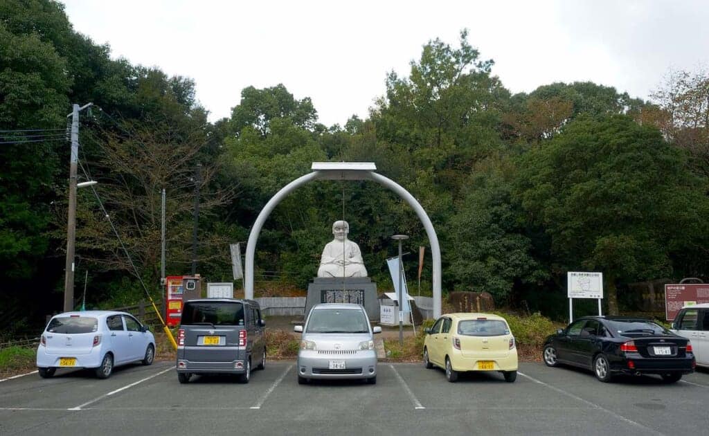 Statue of Miyamoto Musashi at Unganzenji parking lot in Japan