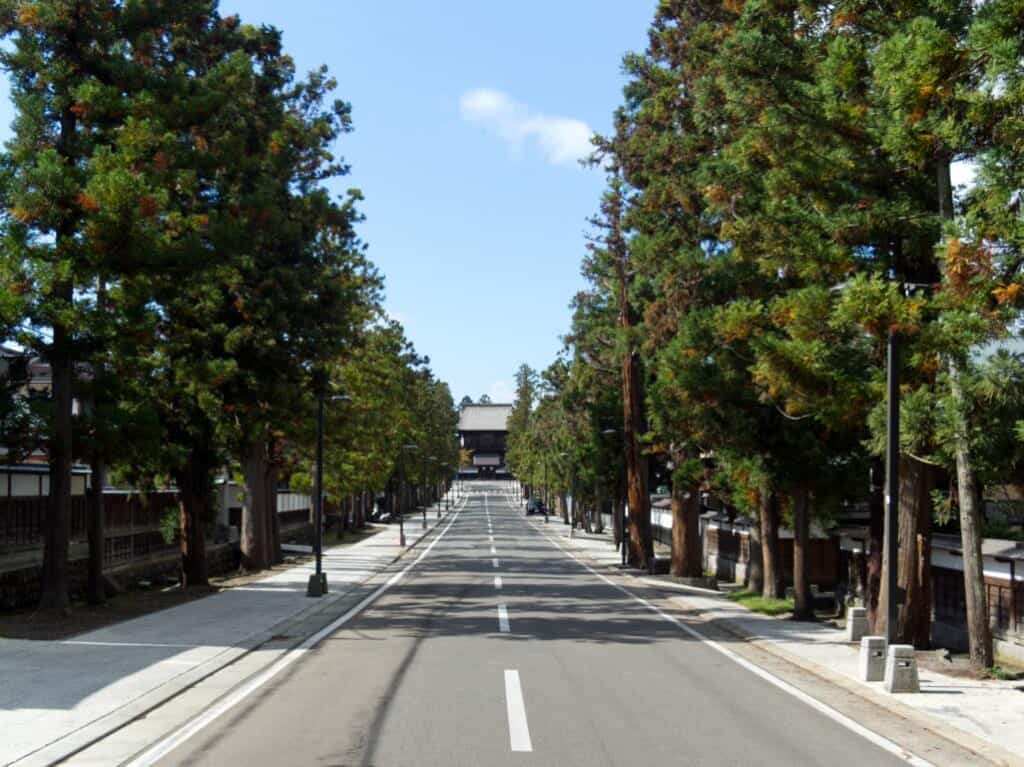 temple road in Hirosaki, Japan