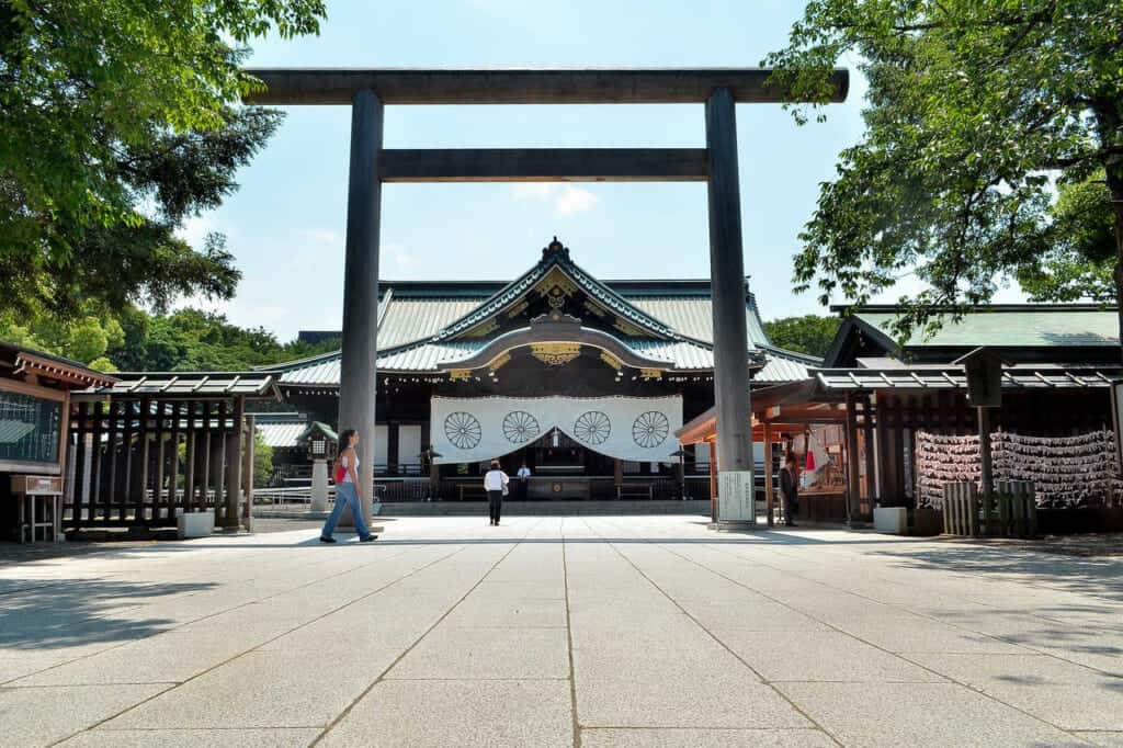 Main building and torii of Yasukuni Shrine