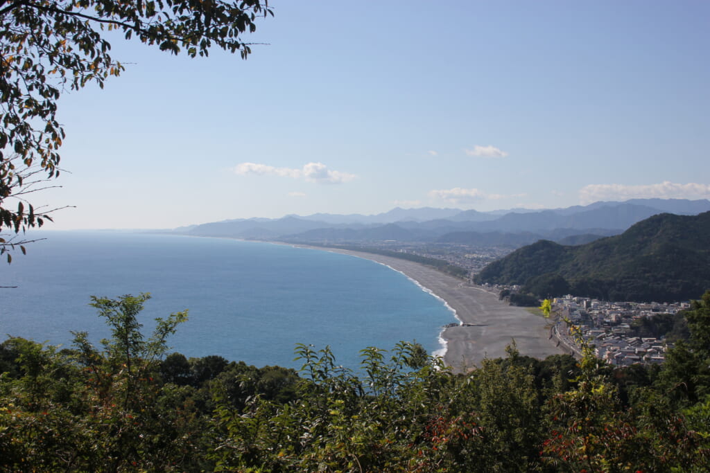 View on the Shichirimihama from Matsumoto-toge pass on the Kumano Kodo
