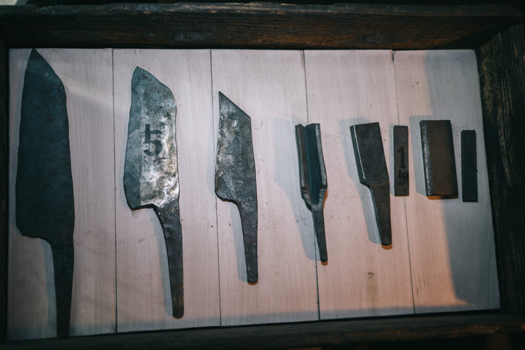 Hinoura process for free forging japanese knives