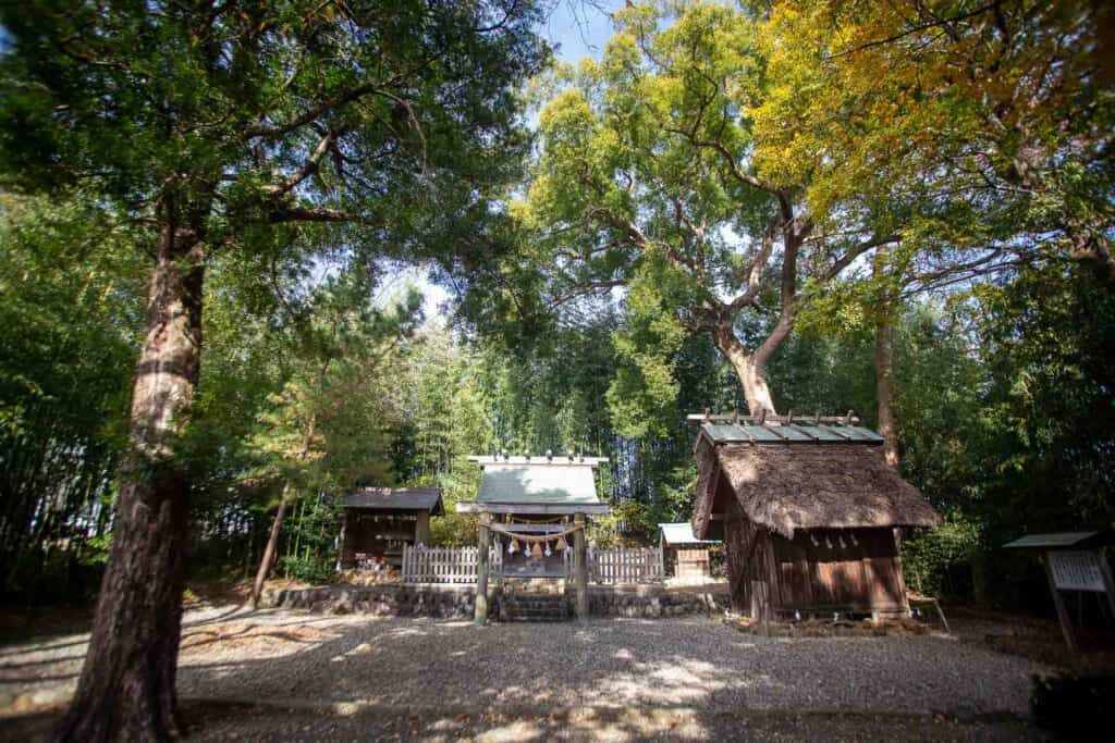 Ubuginu Shrine surrounded by nature