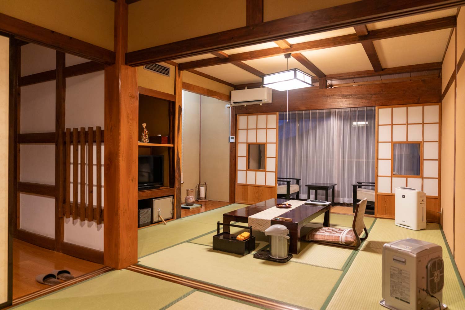 tatami room at Taira no Takafusa ryokan