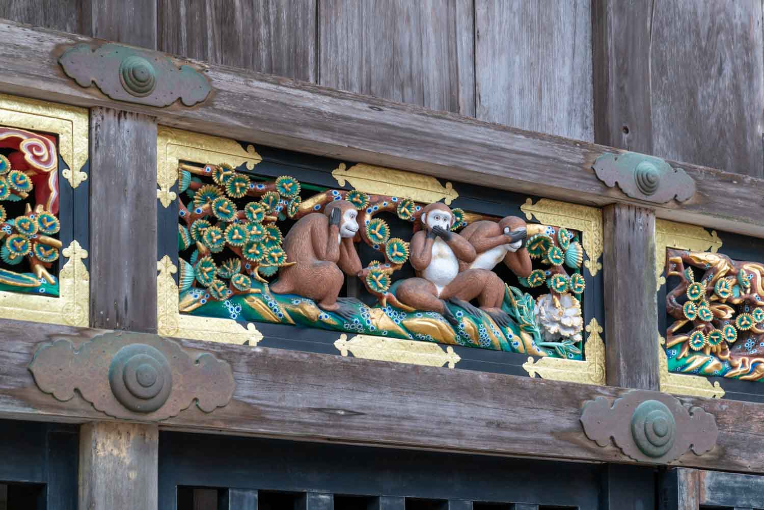 Nikko Toshogu Shrine monkey carvings
