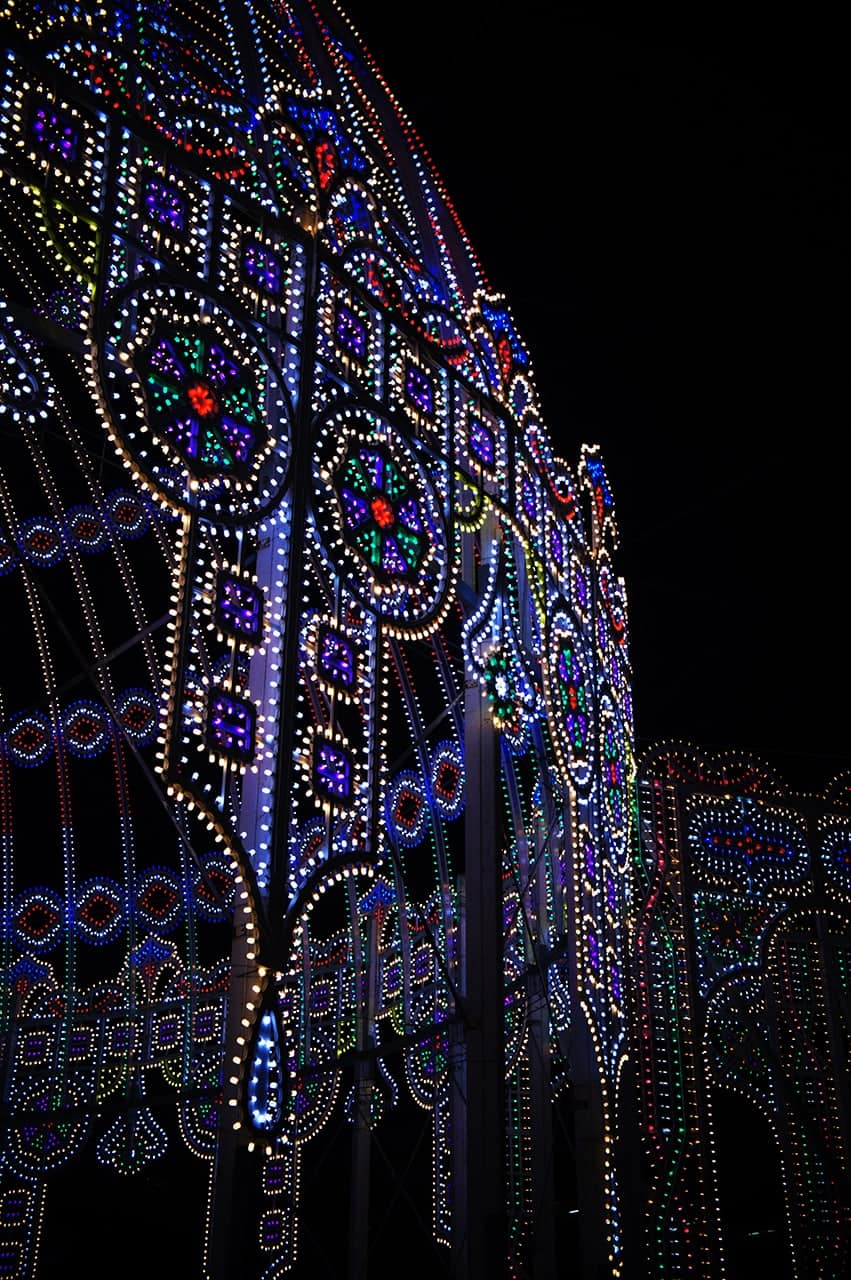 close shot of Kobe Luminarie’s colorful lightbulbs