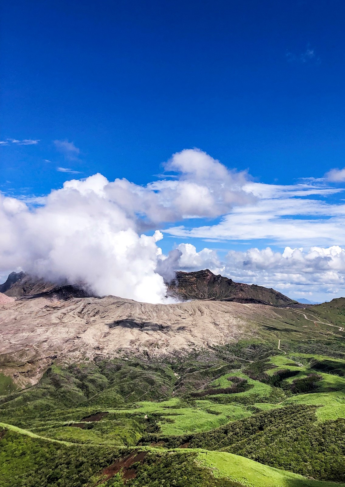 Mt Aso eruption