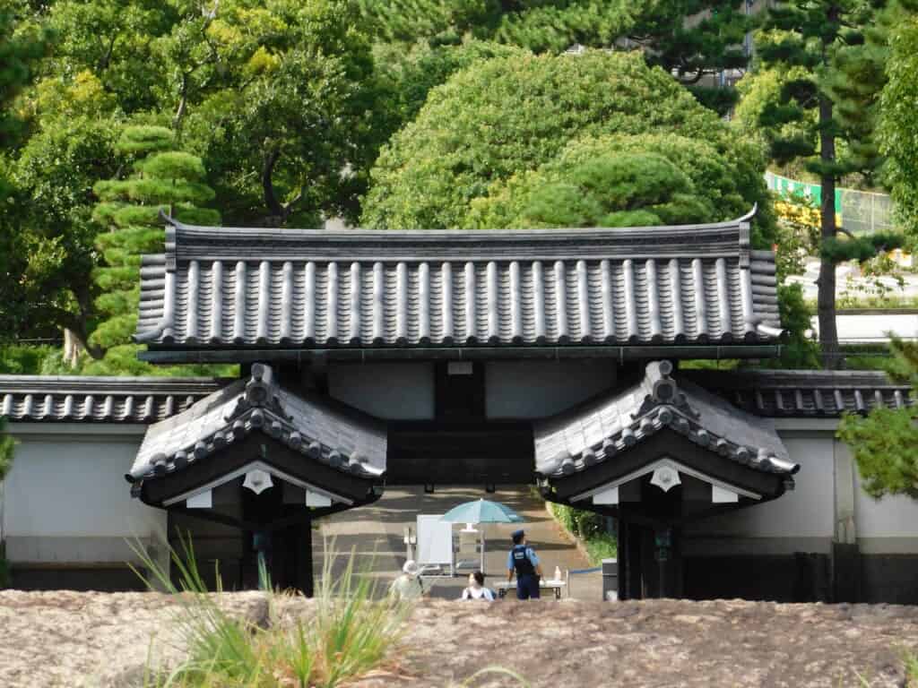 Kita-hanebashi-mon Gate, East Gardens.