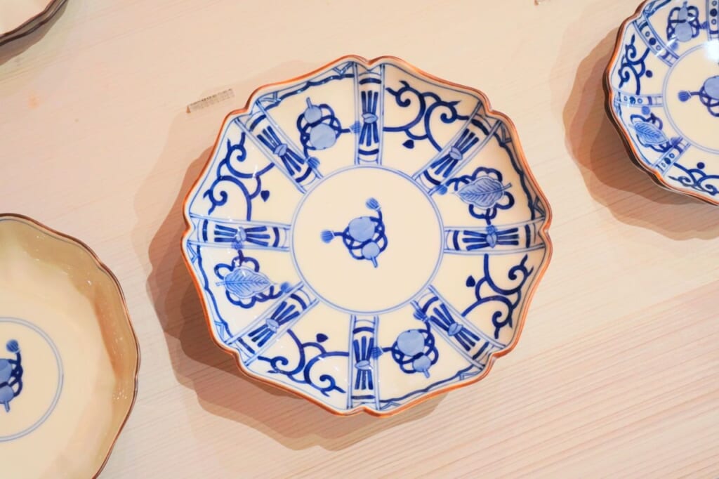 White and blue kutani ware