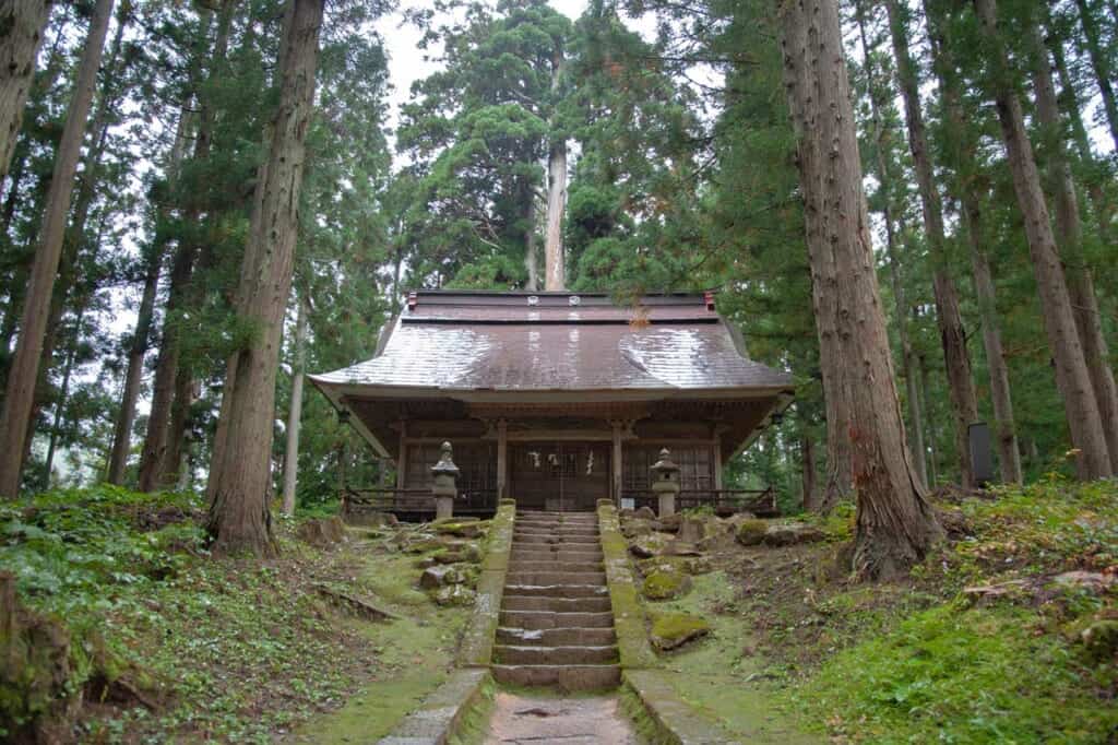 Ouchichinjutakakura Shrine in Ouchijuku