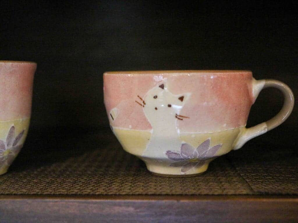 ceramic bowl with a cat 