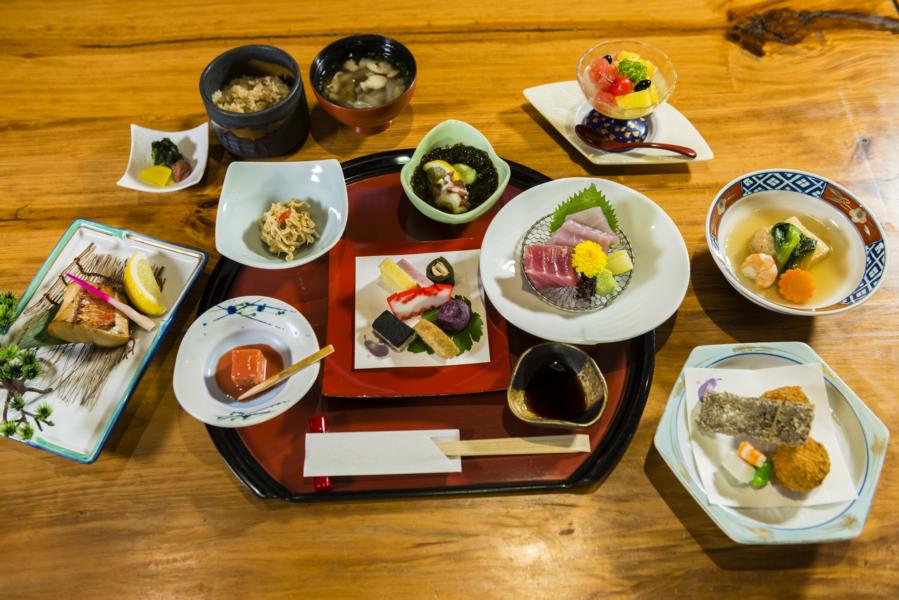 Okinawa cuisine at Suitenro