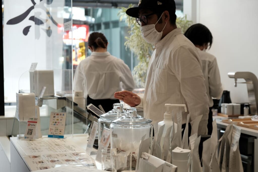 Staff of the MARUZEN Tea Roastery in Shizuoka.