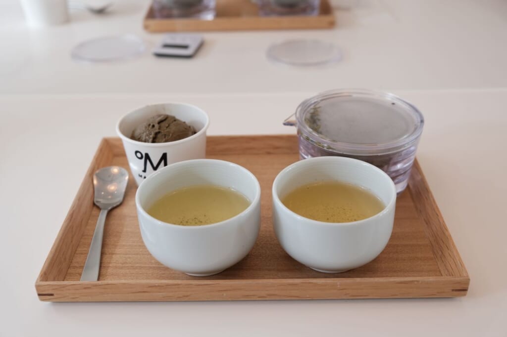 Set with green tea and ice cream at the MARUZEN Tea Roastery in Shizuoka.