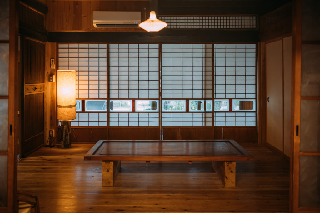 sliding doors in a japanese hotel, an example of sustainable tourism in japan