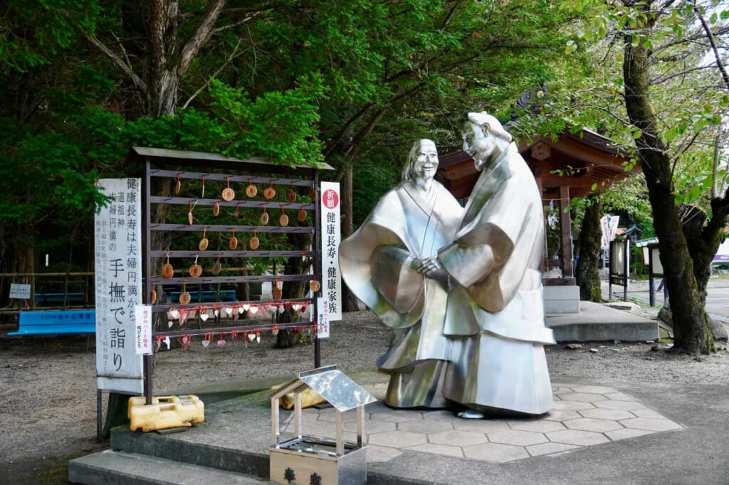 Hotaka Shrine statue of a couple