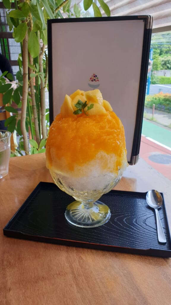 kakigori with mango