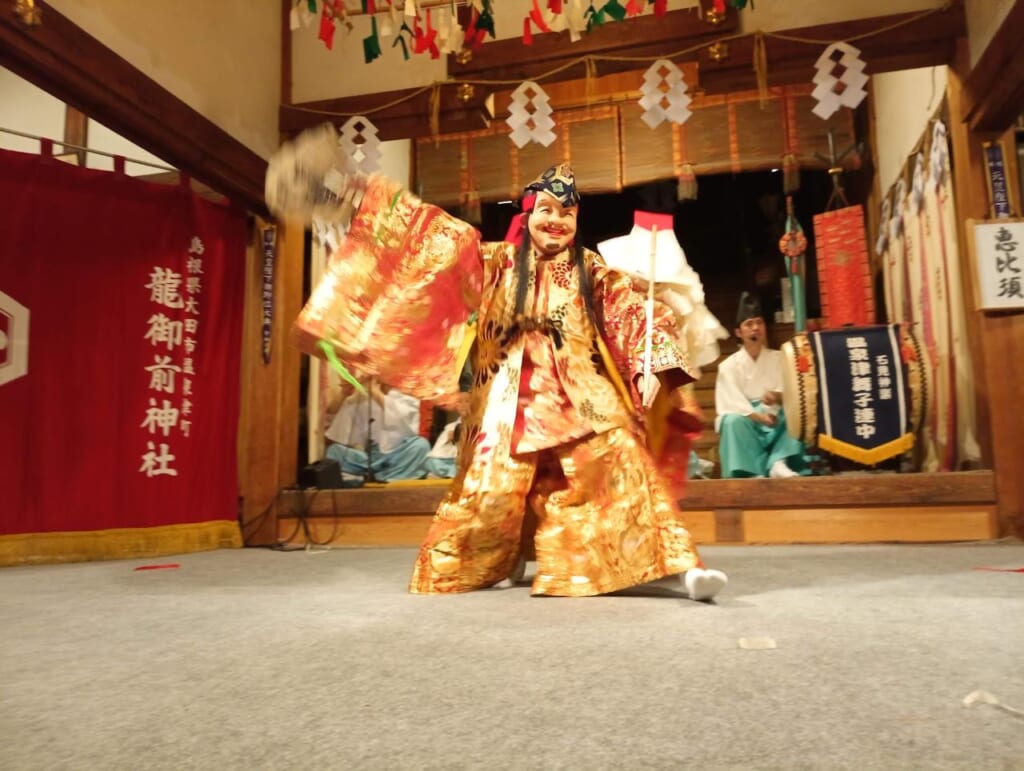 traditional japanese theater performance