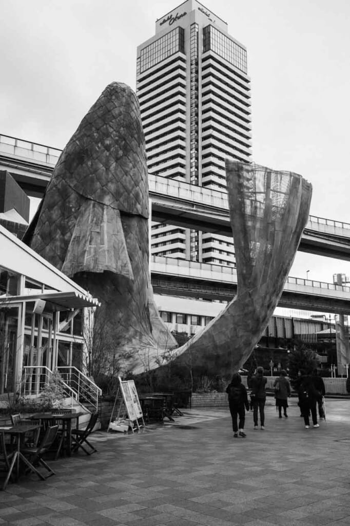 fish dance sculpture by Frank Gehry in Kobe Japan