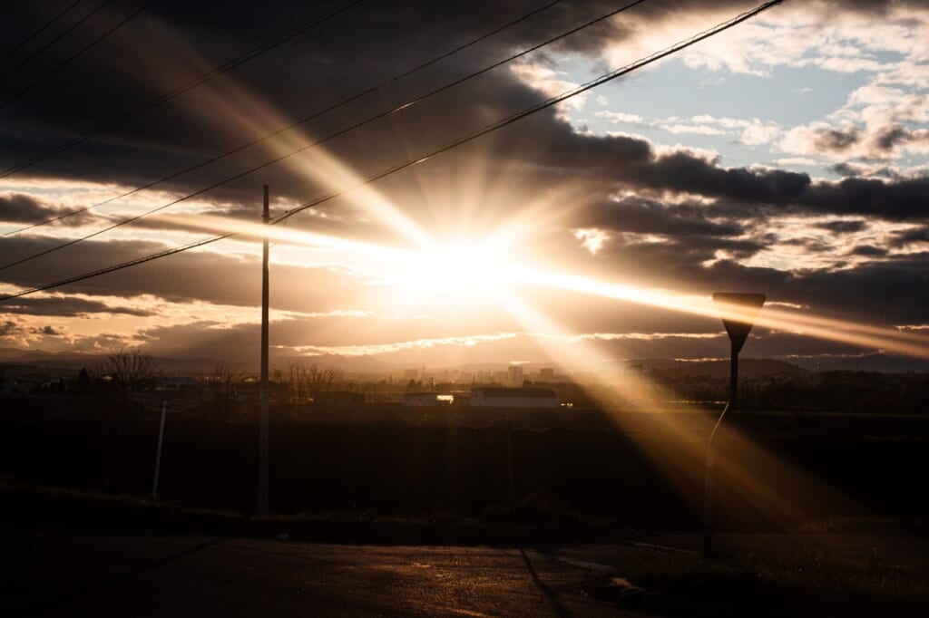 sun shines through the clouds