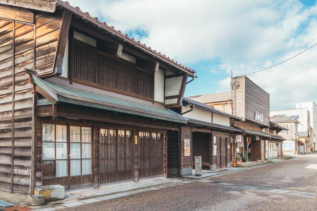 Mikuniminato's machiya street