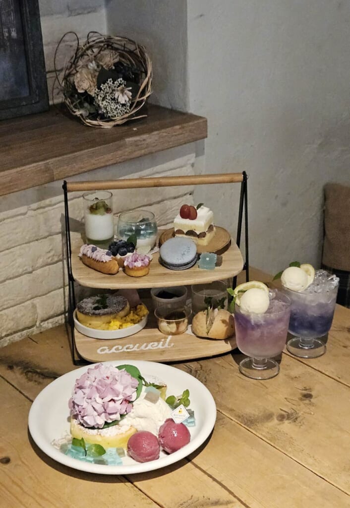 Hydrangea sweets and drinks at Cafe Accueil