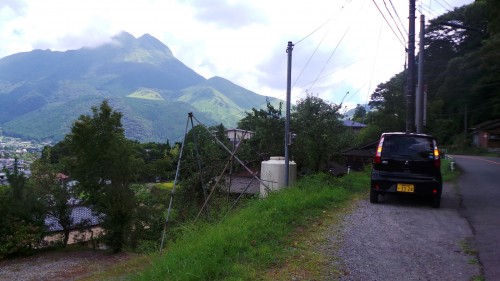 Beaux paysages de montagne sur la route pour Yufuin sur l'île de Kyushu
