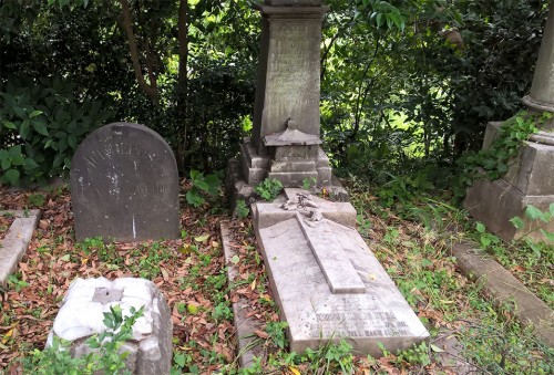 Tombes de célébrités au cimetière étranger de Yokohama