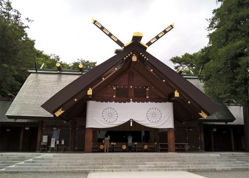 Sanctuaire Hokkaido Jingu dans le parc Maruyama de Sapporo, Hokkaido, Japon.