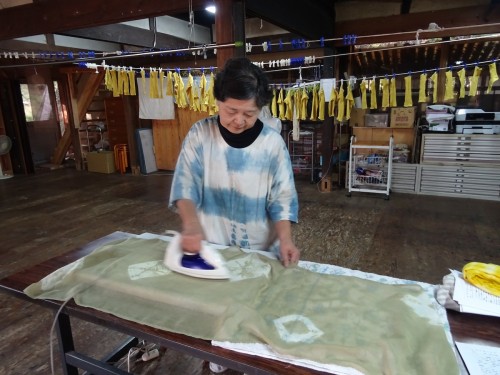 La teinture de tissu, spécialité artisanale d'Okazaki, Japon.