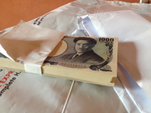 Voyage au Japon : changer des euros en yens.