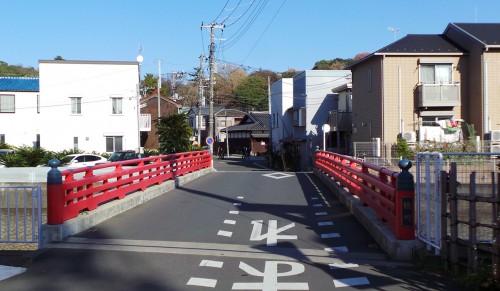 Le pont Yugyo-ji de Fujisawa, représenté dans les estampes, Japon.