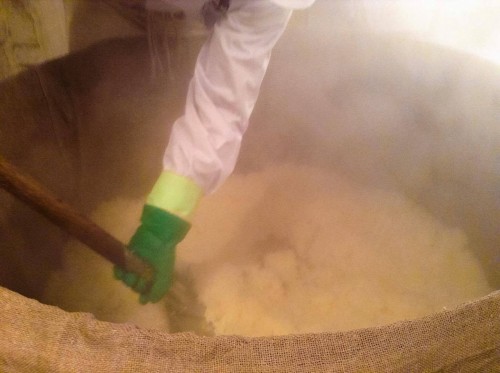 Principales étapes de fabrication du saké de la brasserie Masuichi à Obuse, Nagano.