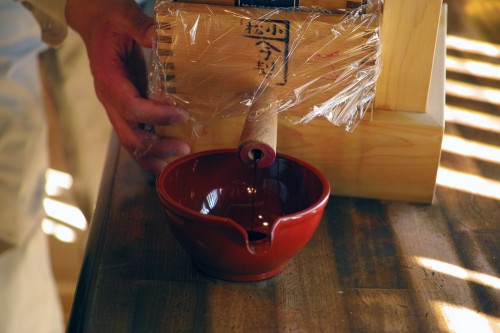 Atelier pour faire sa sauce soja artisanale chez Meijiya Shoyu à Hamamastu, Shizuoka