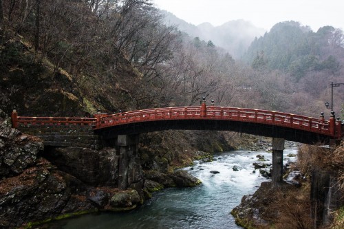 le pont Shin-kyo près du sanctuaire Toshogu à Nikko