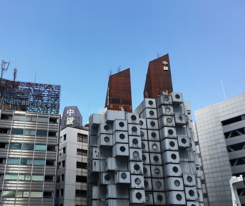Architecture à Tokyo : Tour capsules Nakagin de Kisho Kurawa