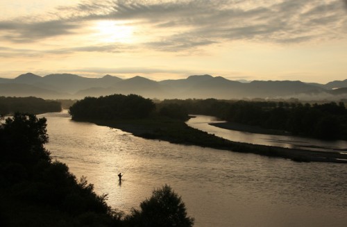 La rivière Miomote de Murakami où l'on pêche les saumons, Niigata