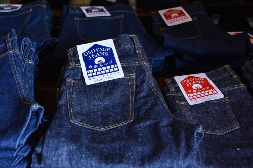 fabriquer son propre jeans unique betty smith à Kojima, berceau du denim japonais